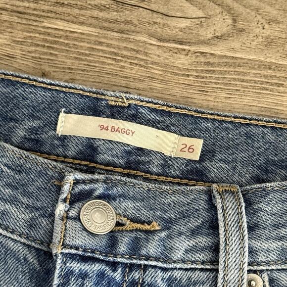 Levi’s ‘94 Baggy Jeans Size 26 Light Blue Wash Distressed Women’s - Picture 5 of 6